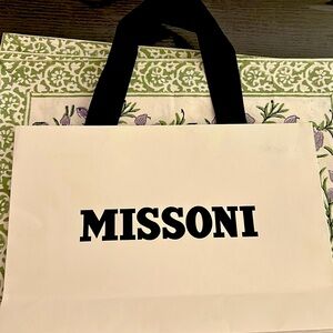 Large Missoni top handle carry bag.